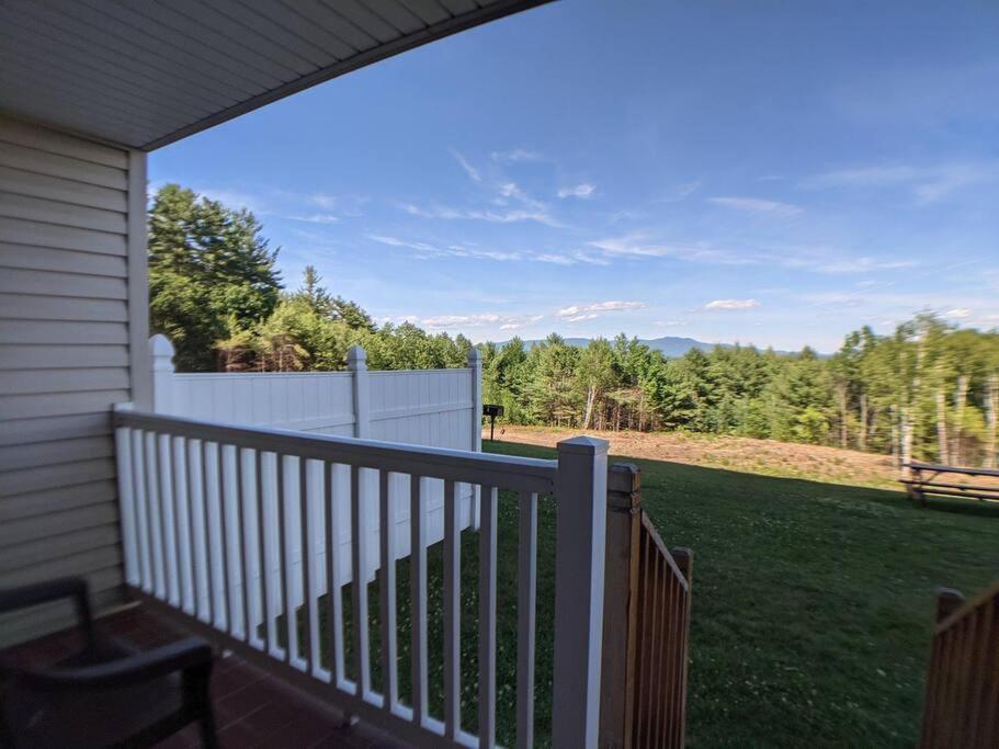 Cute Cedar Lodge Studio With Balcony & Lake Views! Laconia Bagian luar foto