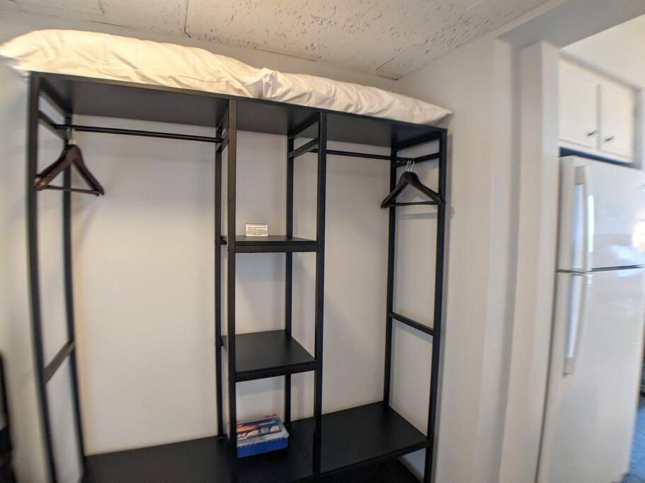 Cute Cedar Lodge Studio With Balcony & Lake Views! Laconia Bagian luar foto